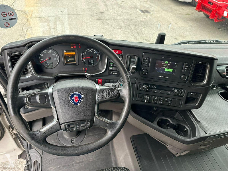 Traktor Scania 520