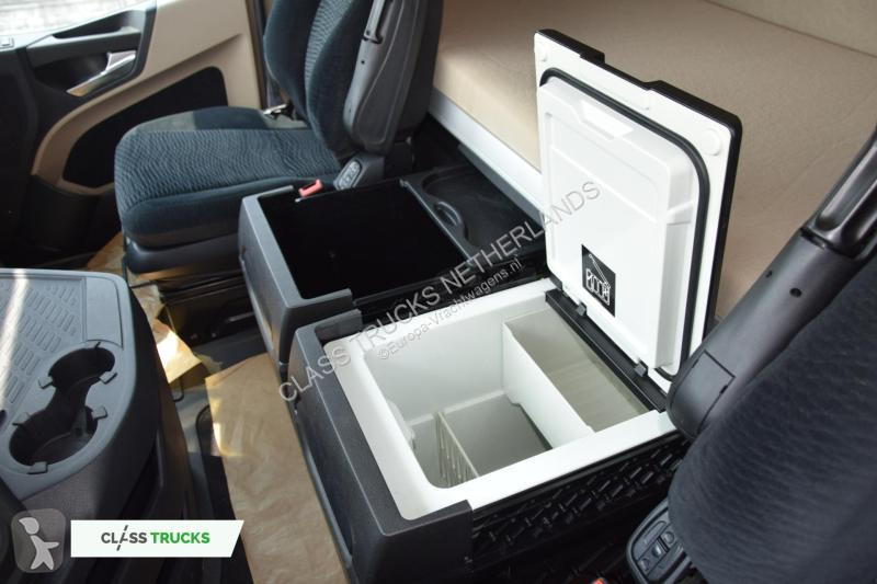 Traktor Mercedes 5 1845 BigSpace
