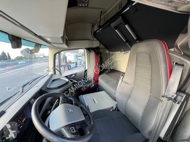 جرار Volvo 500