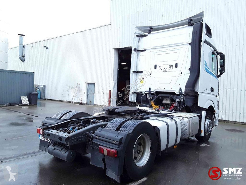 جرار Mercedes 1851 Euro 5 spoilers