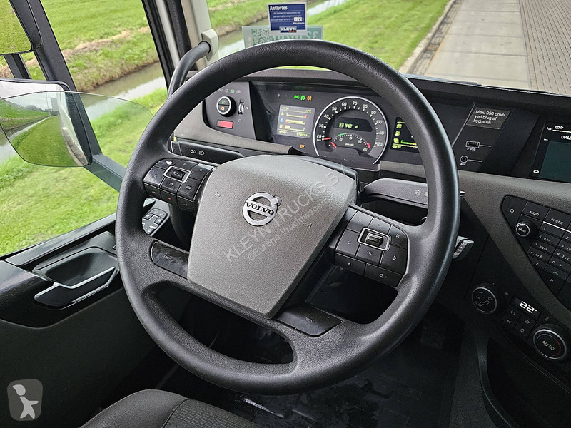 جرار Volvo 500 6X2 STEERED PTO+HYDR