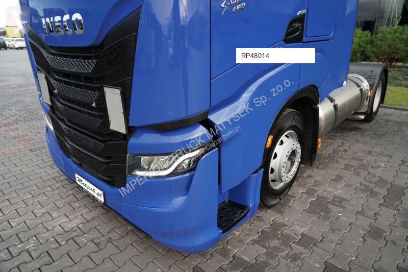 Влекач Iveco 460