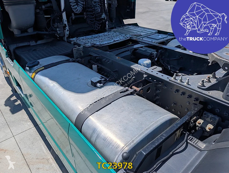 جرار Volvo 500