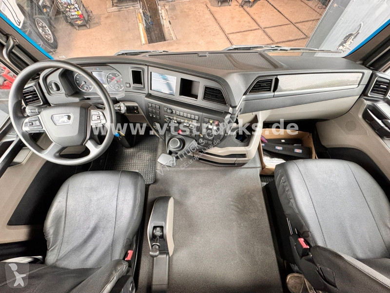 جرار MAN 33.470 6x6 mit HMF 3220 Ladekran