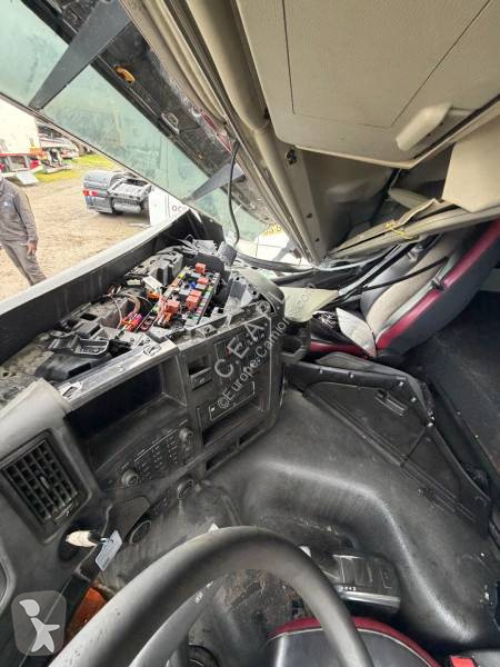 جرار Volvo