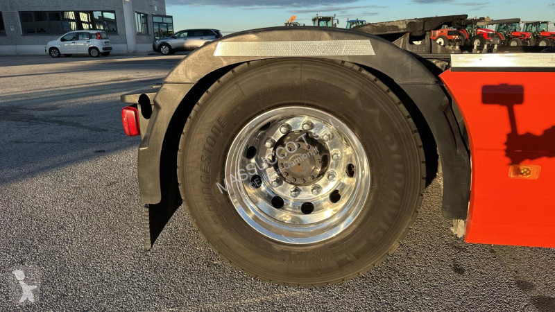 جرار Volvo 42T 4x2