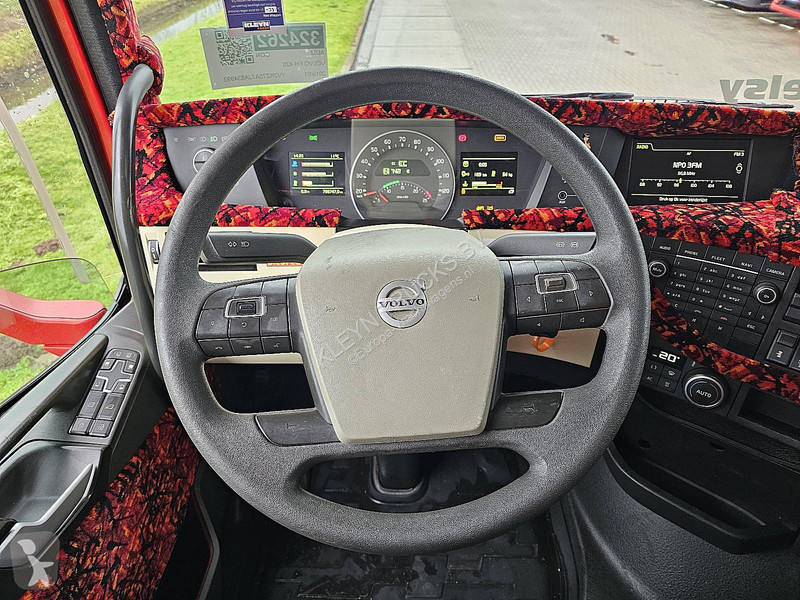 جرار Volvo 420 LNG GAS 1ST OWNER