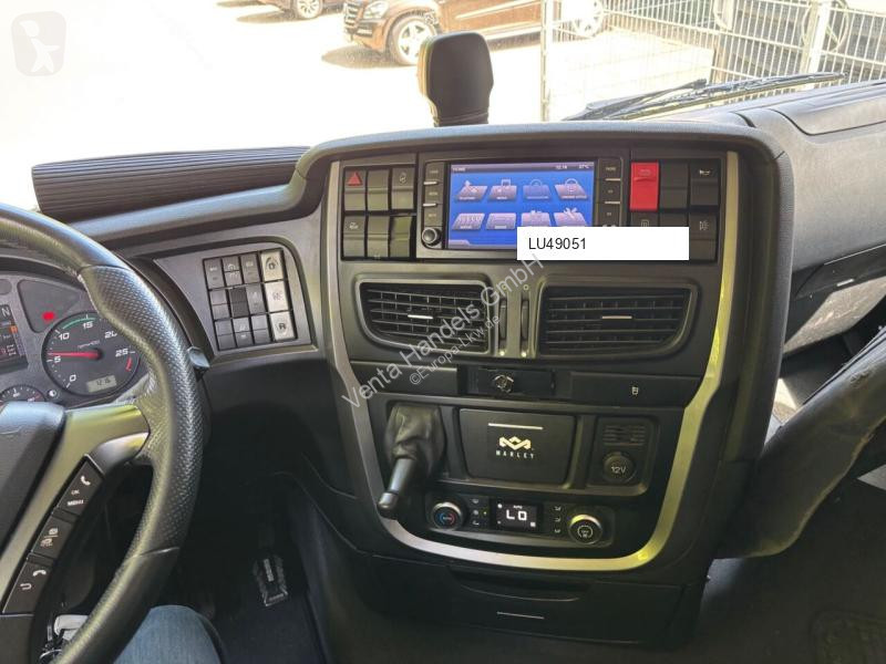 Iveco 460 tractor unit