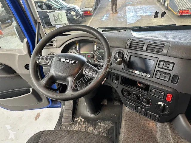 جرار DAF 400