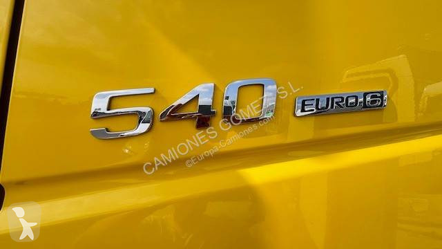 جرار Volvo