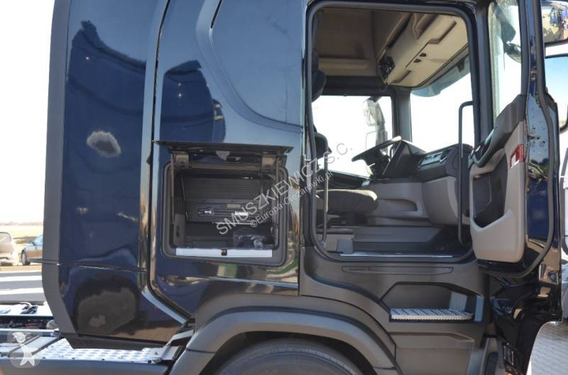 Влекач Scania