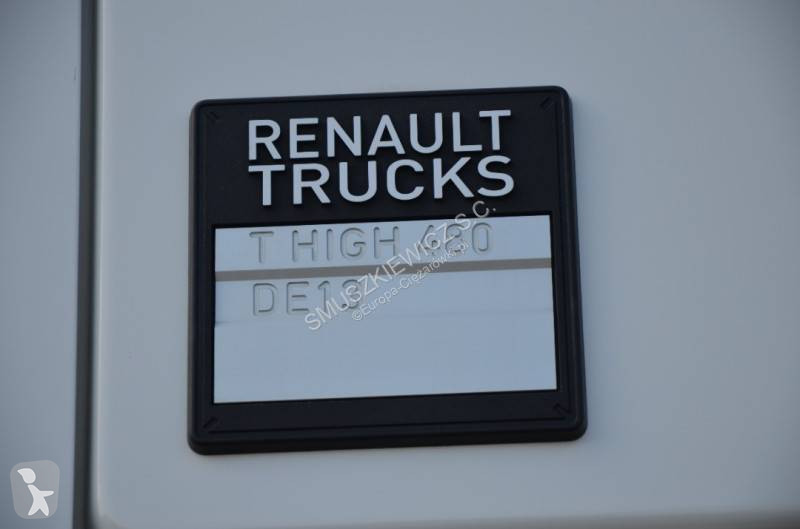 Влекач Renault