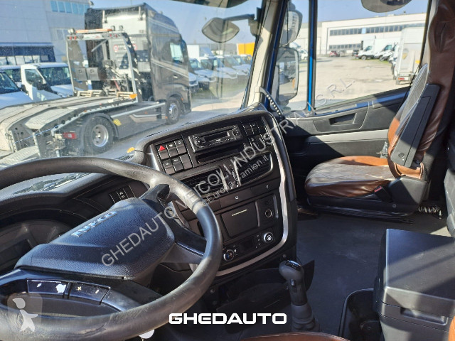 Tahač Iveco TRATTORE STRADALE IVECO STRALIS 460