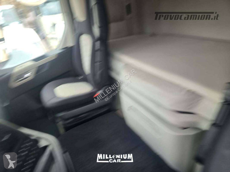 جرار Ford F-MAX 500 AUTOM RETARDER ADR