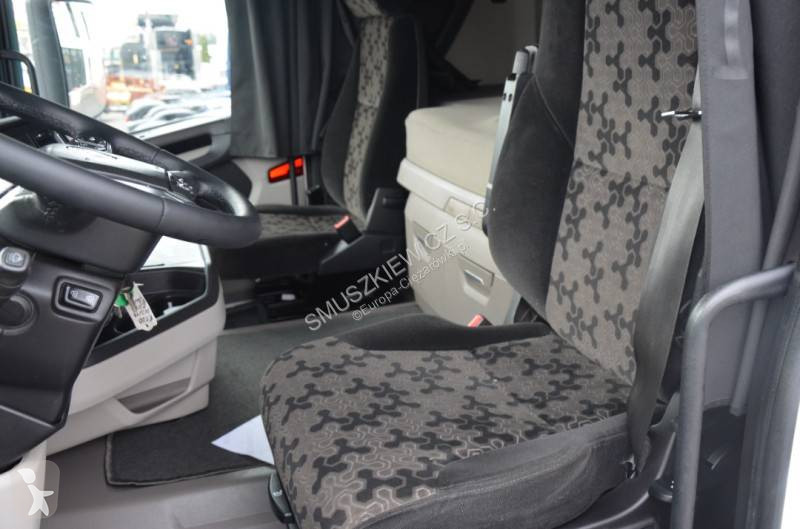 Влекач Scania