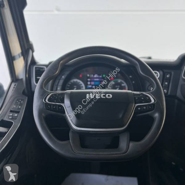 Traktor Iveco