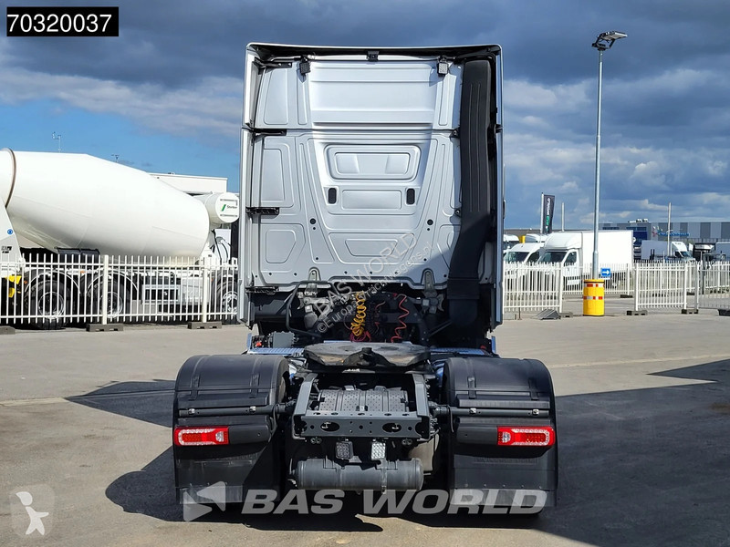 Tracteur Mercedes 1963 4X2 GigaSpace Retarder...