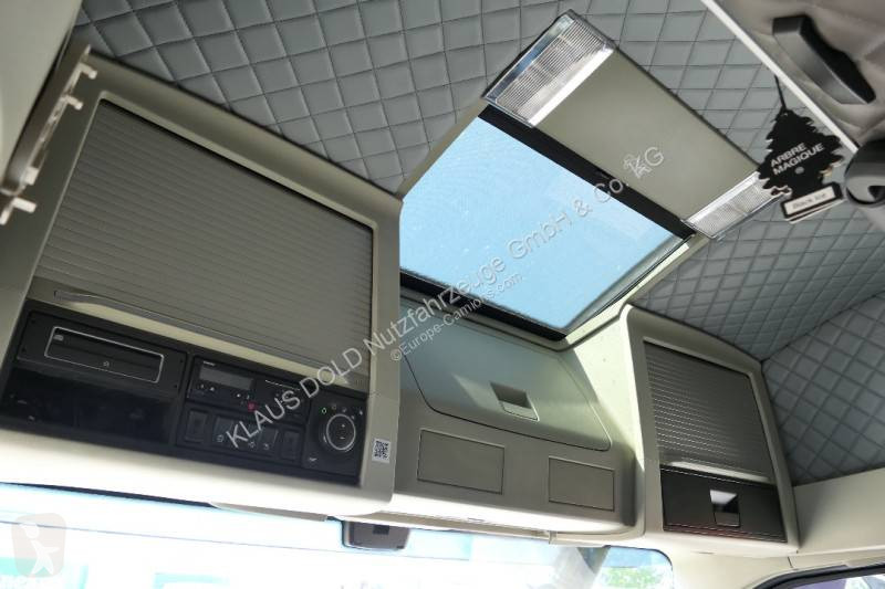 جرار Volvo