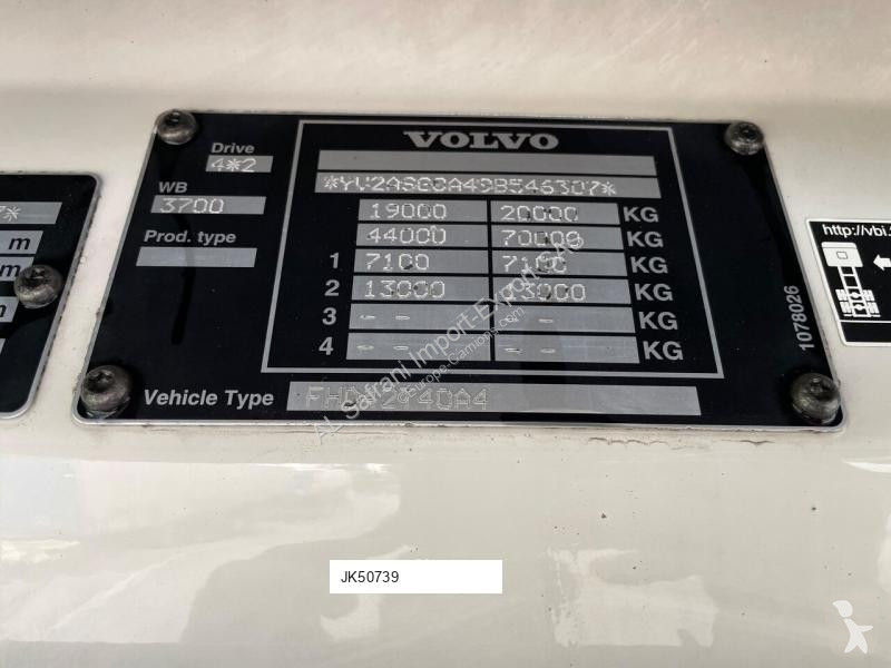 جرار Volvo 400