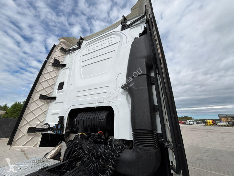 جرار Ford L COMFORT PLUS / SERVICE HISTORY...