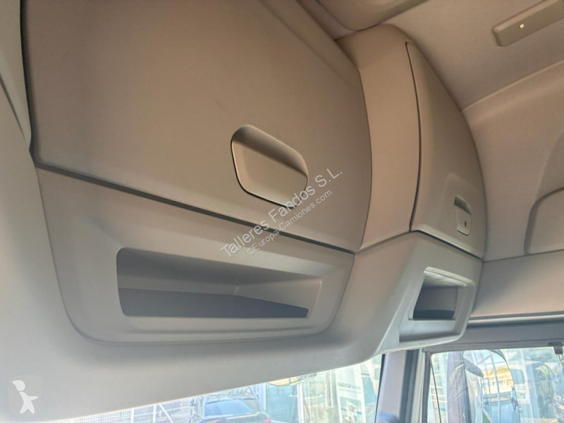 Tracteur Iveco  490 AUTOM INTARDER, 24 MESES DE...