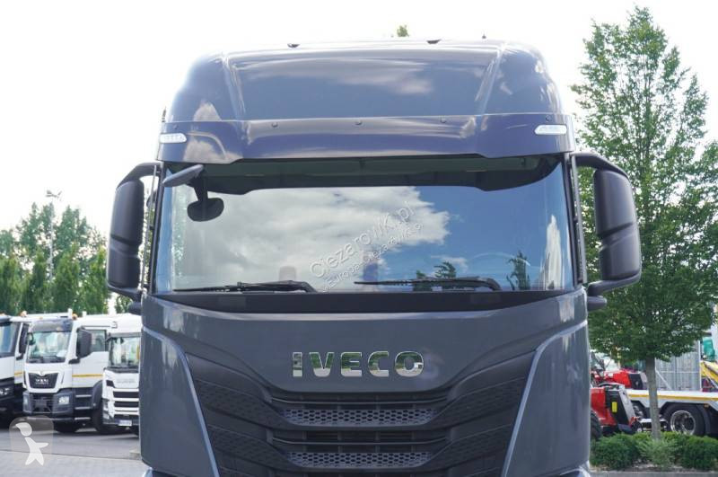 Влекач Iveco