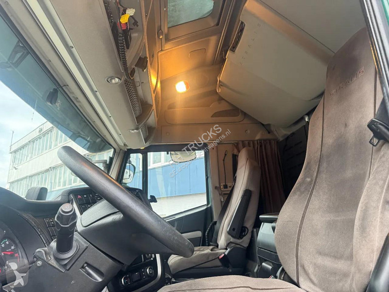 Iveco 460 4X2 EURO 6 SKIRTS AIRCO RADIO tractor...