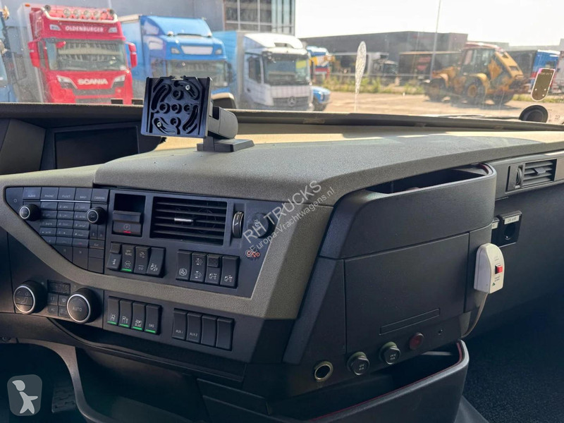 جرار Volvo 500 6X2 EURO 6 + LIFTAS