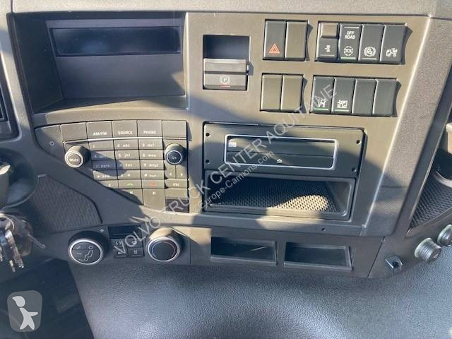 جرار Volvo