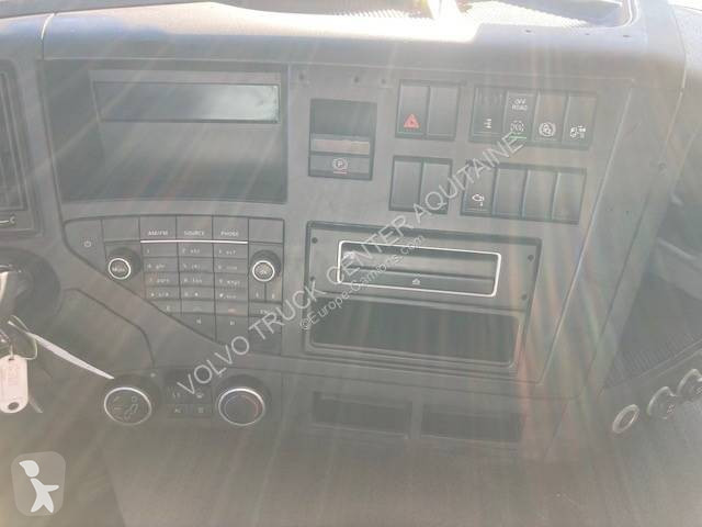 جرار Volvo
