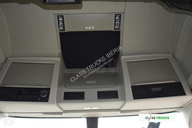 Traktor Volvo 500 Globetrotter XL I-ParkCool...