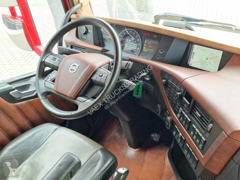 جرار Volvo 13540 Globetrotter 6x4 - Lift axle -...