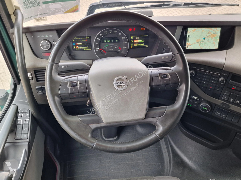 جرار Volvo 13460 Globetrotter 4x2 - ADR -...