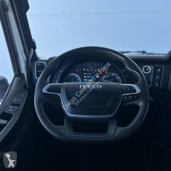 Traktor Iveco