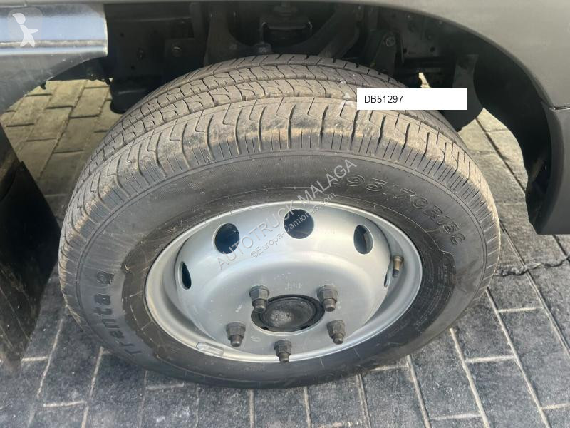 جرار Nissan CABSTAR 35.13 PARA HIELO