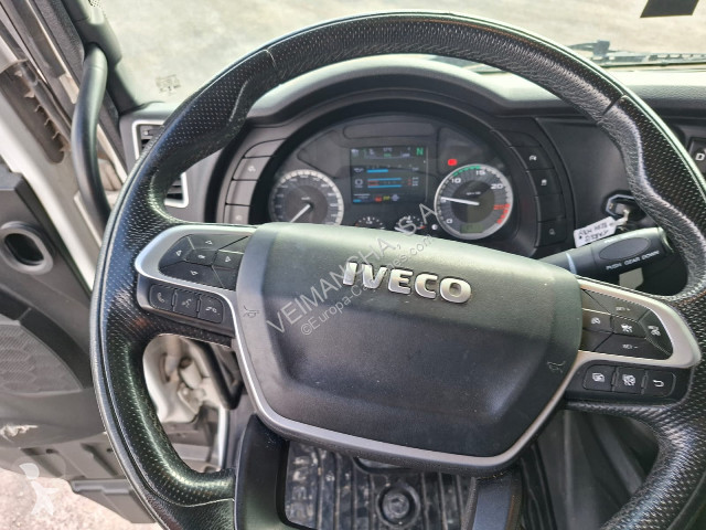 Nyergesvontató Iveco Stralis AS440S49T/P