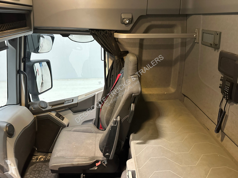 جرار Renault T460*