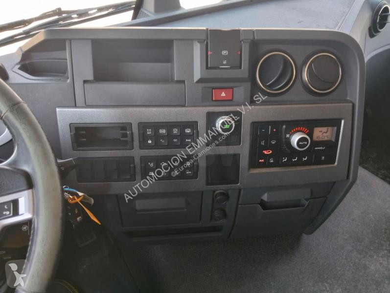 جرار Renault 460 XROAD TSeries