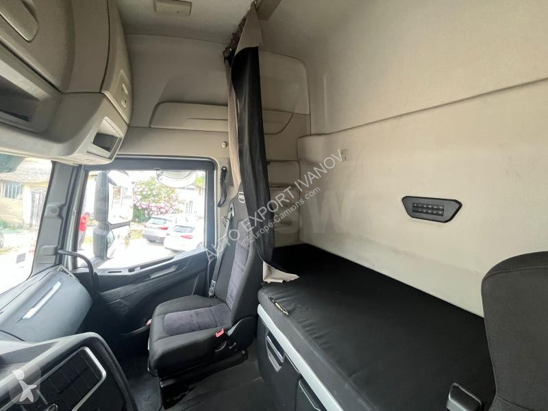 جرار Iveco 460