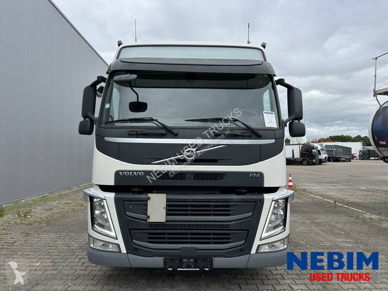 جرار Volvo - 388.765km - Volvo Dynamic Steering