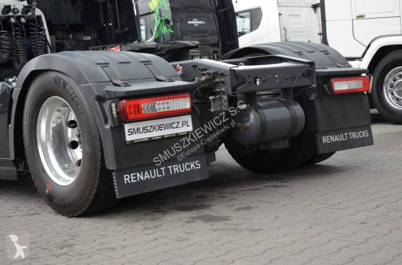 Влекач Renault