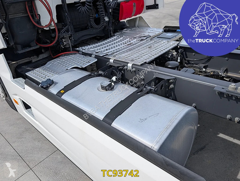 جرار Renault T 480