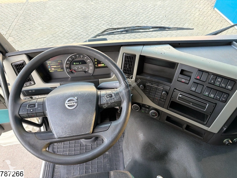 جرار Volvo 460 EURO 6, PTO, Lohr