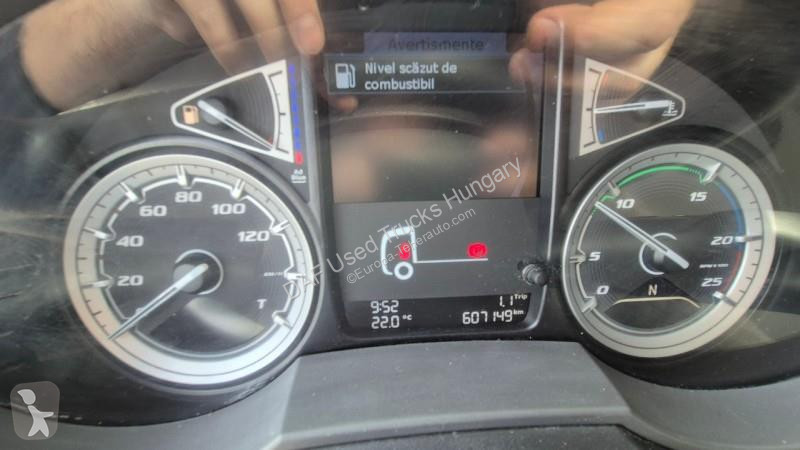 جرار DAF XF  FT LOW DECK 4X2