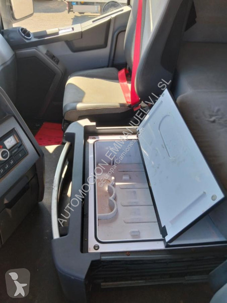 جرار Renault 480 XROAD TSeries