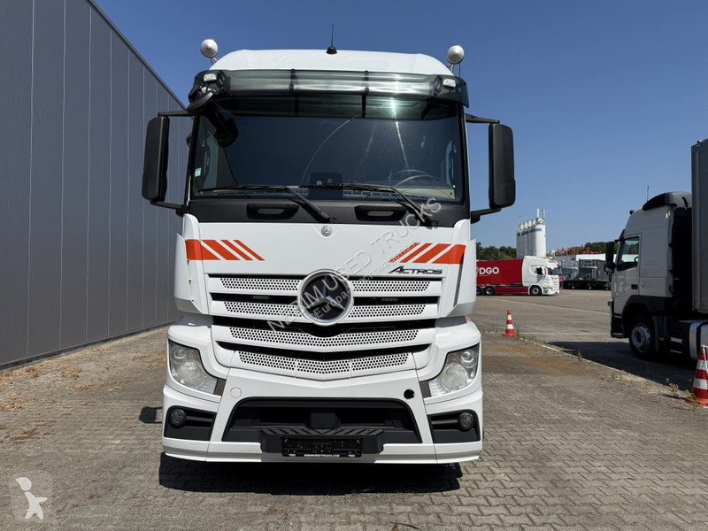 Traktor Mercedes 1832 4x2 - 644.765 Km