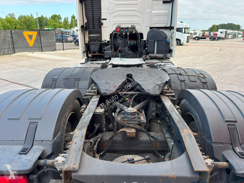 جرار Volvo 6x2 GLOBE XL / DOUBLE BOGIE