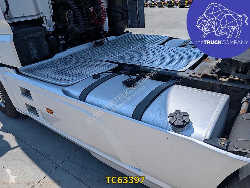جرار DAF 530