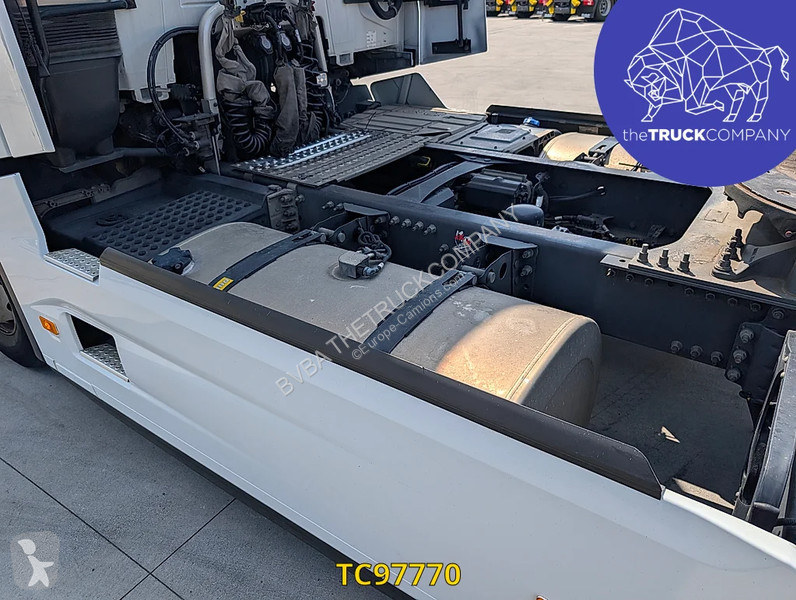 جرار Renault T 460