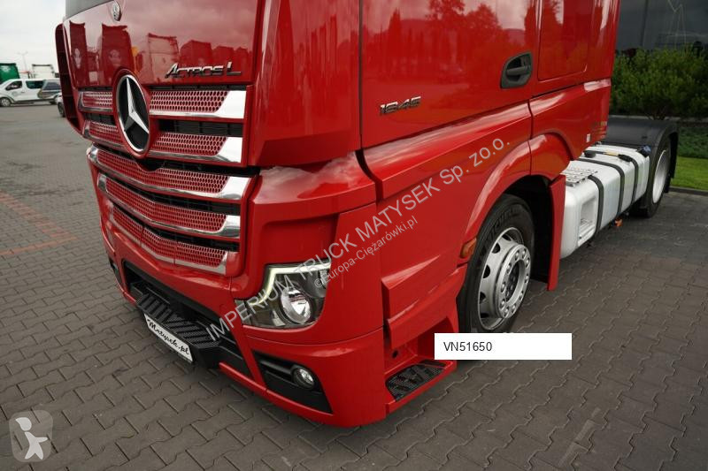 Влекач Mercedes ACTROS 1845